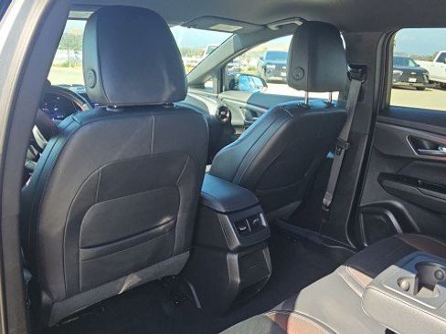 Used 2024 Chevrolet Equinox EV RS FWD image 19