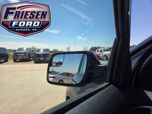 Used 2018 Ford Explorer XLT w/ Equipment Group 201A AWD/4WD image 11