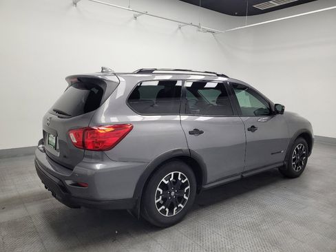 Used 2020 Nissan Pathfinder SL FWD image 10