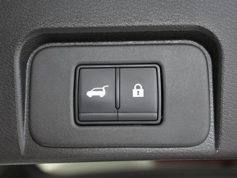Used 2025 Nissan Rogue SV AWD/4WD image 19