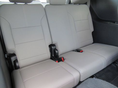 Used 2024 GMC Acadia Elevation w/ Luxury Package FWD image 34