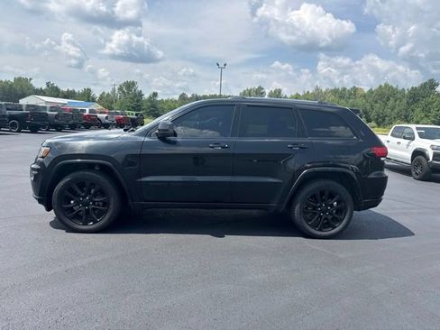 Used 2020 Jeep Grand Cherokee Altitude AWD/4WD image 2