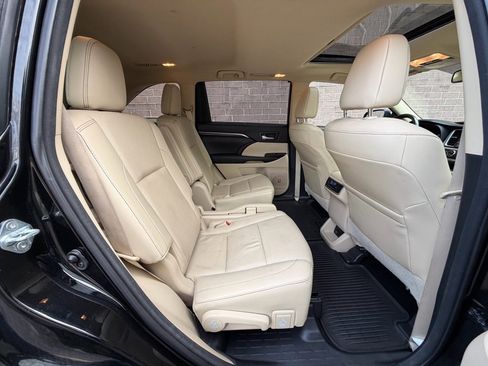 Used 2015 Toyota Highlander Limited image 21