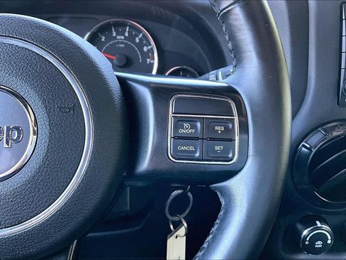 Used 2017 Jeep Wrangler Unlimited Sahara AWD/4WD image 12
