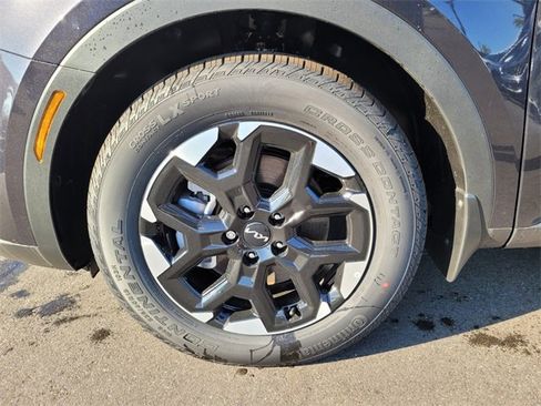 New 2025 Kia Sorento S w/ Panoramic Sunroof Package image 5