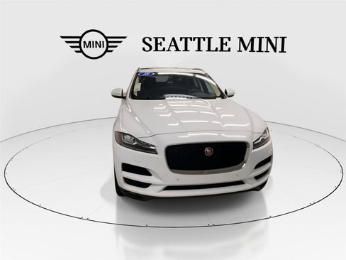 Used 2018 Jaguar F-PACE Portfolio image 3