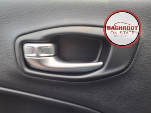 Used 2021 Jeep Compass Latitude image 14