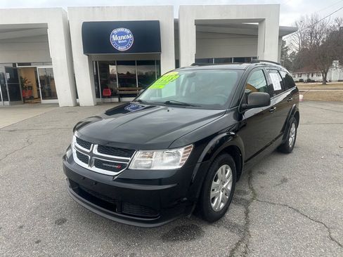Used 2020 Dodge Journey SE w/ SE Popular Equipment Group image 1