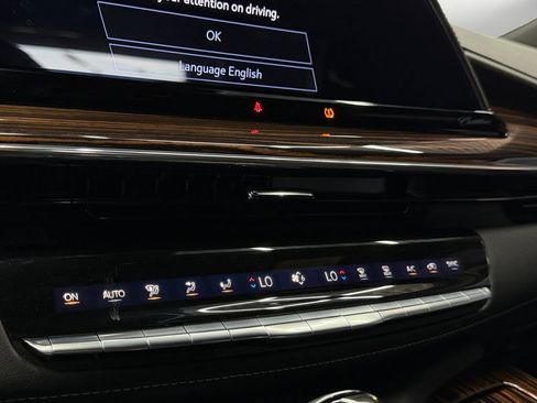 Used 2024 Cadillac Escalade Luxury AWD/4WD image 26