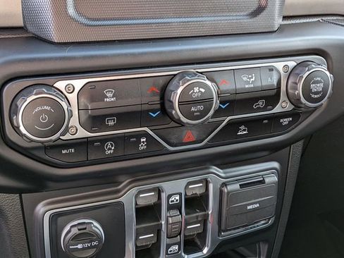 Used 2021 Jeep Wrangler Unlimited Sport AWD/4WD image 24