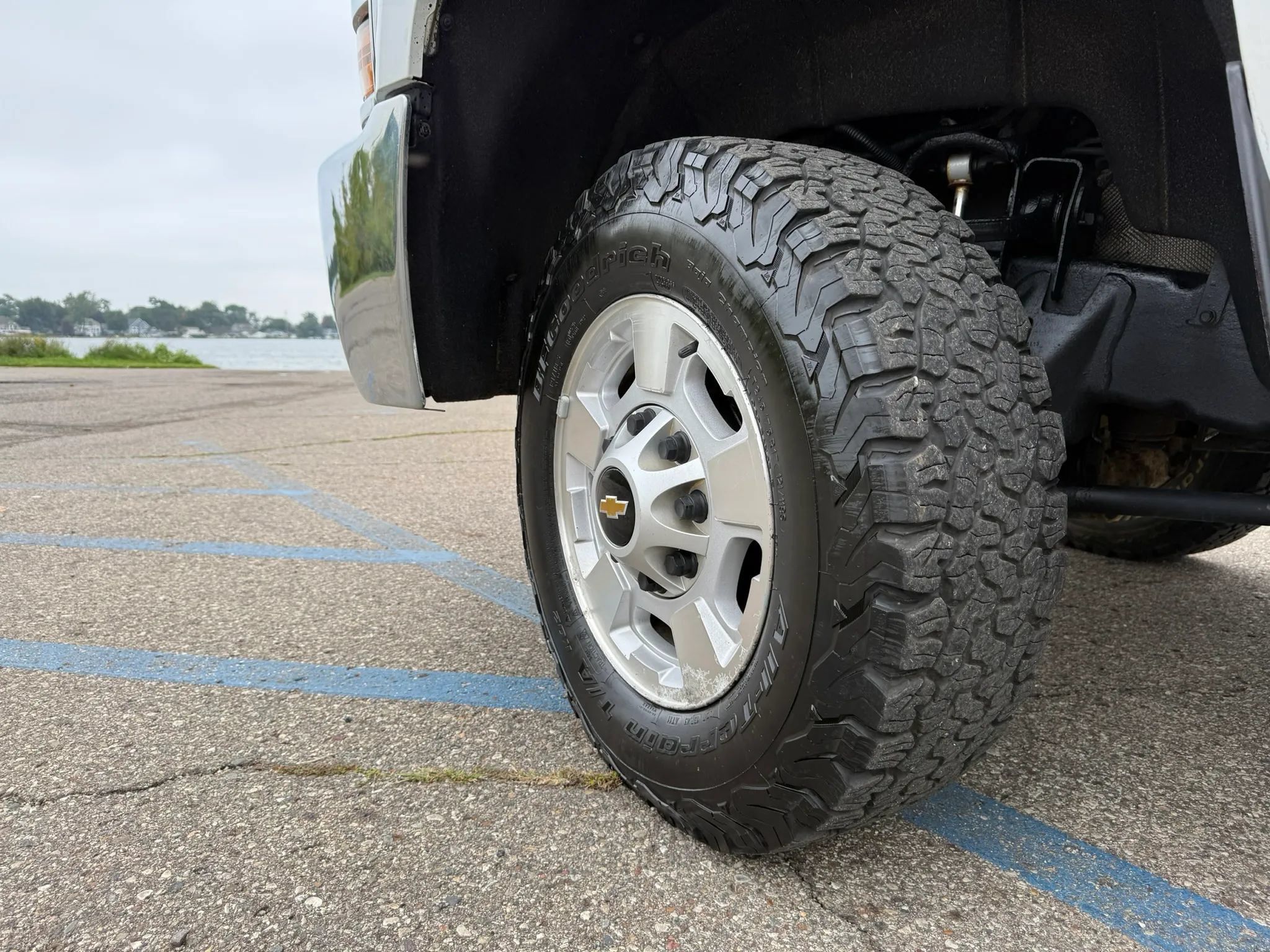 Used 2015 Chevrolet Silverado 2500 LT AWD/4WD image 9
