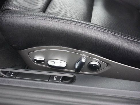 Used 2023 Porsche 718 Boxster S w/ Sport Chrono Package image 29