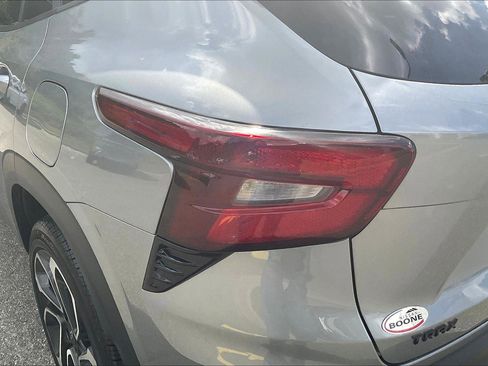 Used 2024 Chevrolet Trax RS w/ Sunroof Package image 31