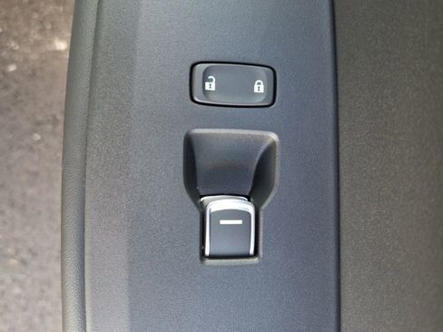 Used 2025 Acura ADX FWD image 31