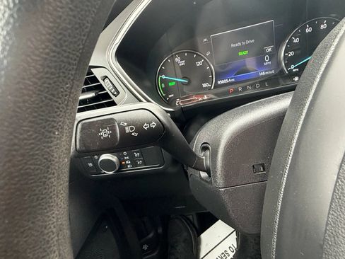 Used 2021 Ford Escape SE image 23