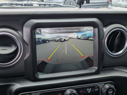 Used 2022 Jeep Gladiator Rubicon w/ LED Lighting Group AWD/4WD image 24