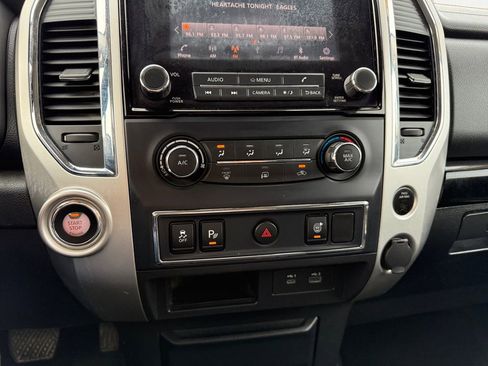 Used 2021 Nissan Titan SV image 22