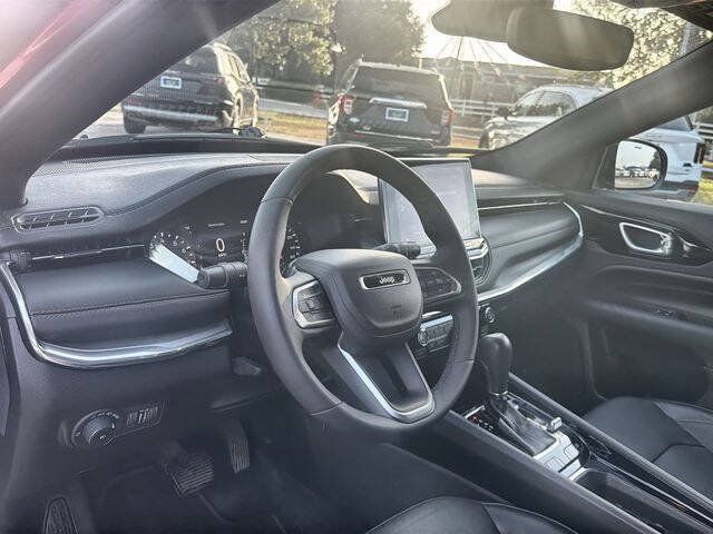 Used 2023 Jeep Compass Limited AWD/4WD image 10