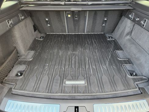 New 2026 Land Rover Range Rover Velar Dynamic SE image 33