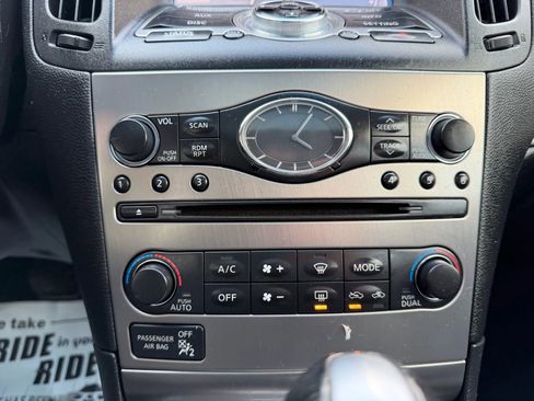 Used 2013 INFINITI G37 G37x Sedan 4D w/ Premium Pkg image 18