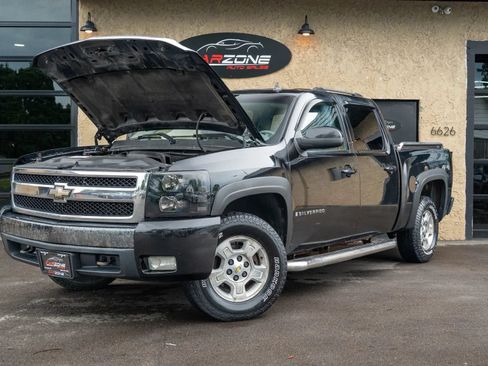 Used 2007 Chevrolet Silverado 1500 LTZ w/ Safety Package AWD/4WD image 12