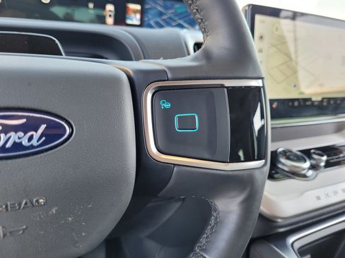 Used 2025 Ford Expedition Active AWD/4WD image 22