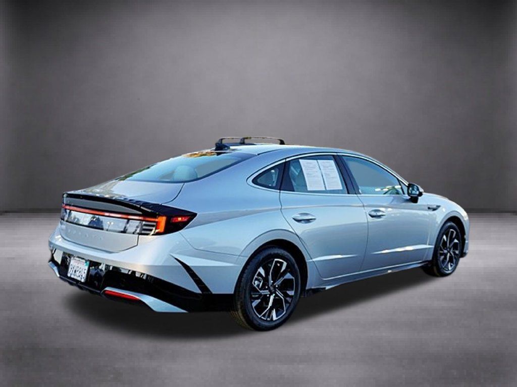Certified 2025 Hyundai Sonata SEL FWD image 4