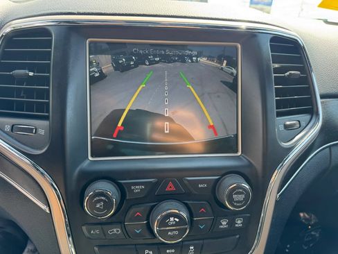 Used 2015 Jeep Grand Cherokee Limited w/ Luxury Group II AWD/4WD image 16
