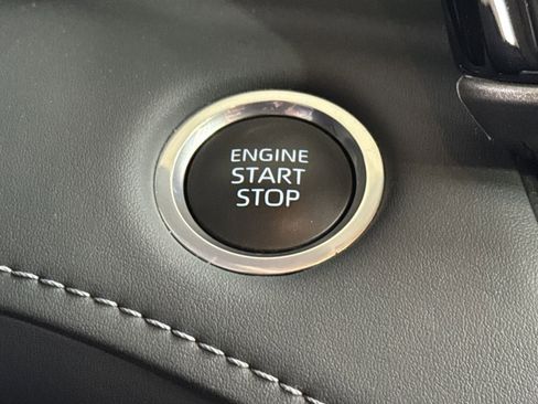 Used 2024 Toyota Highlander XLE image 36