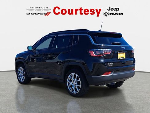 Certified 2023 Jeep Compass Latitude w/ Sun and Sound Group image 7