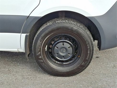 Used 2025 Mercedes-Benz Sprinter 2500 image 8