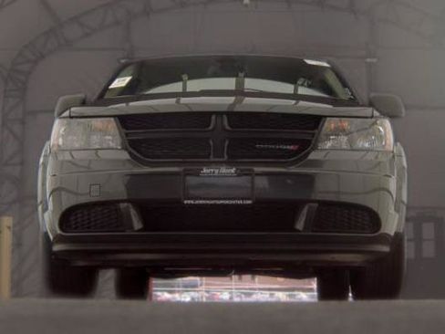 Used 2020 Dodge Journey SE w/ SE Popular Equipment Group FWD image 3
