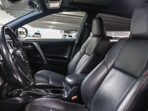 Certified 2018 Toyota RAV4 SE FWD image 20