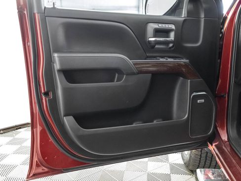 Used 2018 GMC Sierra 1500 SLT AWD/4WD image 36