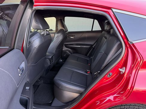 Used 2022 Toyota Venza Limited image 15