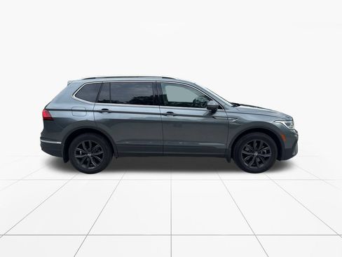 Used 2022 Volkswagen Tiguan SE AWD/4WD image 9