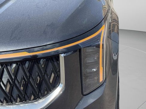 New 2026 Kia Carnival LXS FWD image 10