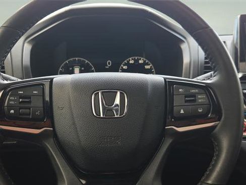 Used 2025 Honda Odyssey Touring image 13
