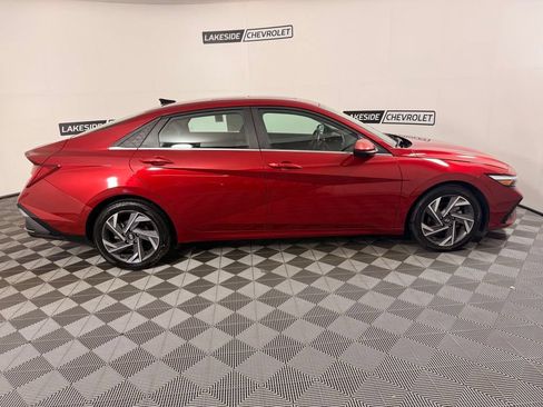 Used 2025 Hyundai Elantra SEL FWD image 8