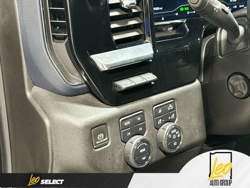 Used 2024 Chevrolet Silverado 1500 High Country w/ High Country Premium Package AWD/4WD image 13