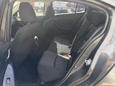 Used 2017 MAZDA MAZDA3 Sport FWD image 11