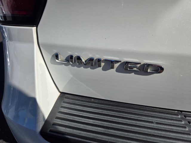 Used 2020 Ford Expedition Limited w/ Equipment Group 302A AWD/4WD image 9