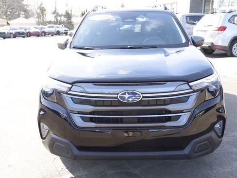 Used 2025 Subaru Forester Premium image 10