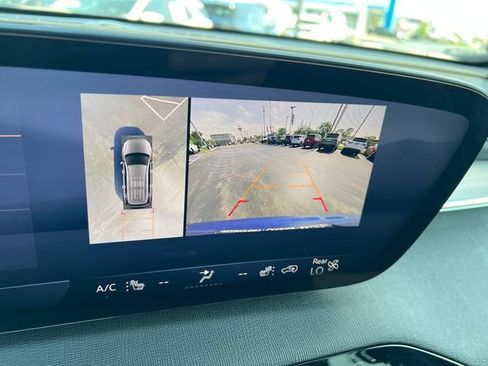 Certified 2025 Buick Enclave Preferred FWD image 22