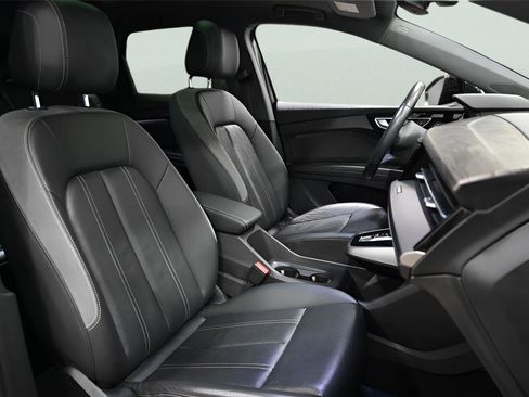 Used 2022 Audi Q4 e-tron Premium image 23