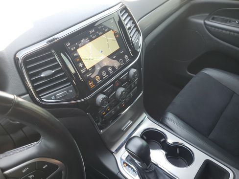 Used 2021 Jeep Grand Cherokee Laredo X RWD image 19