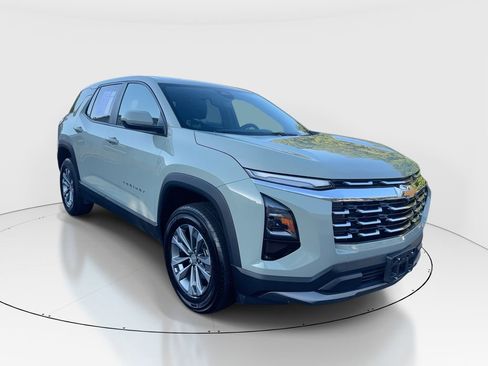 Used 2026 Chevrolet Equinox LT FWD image 1