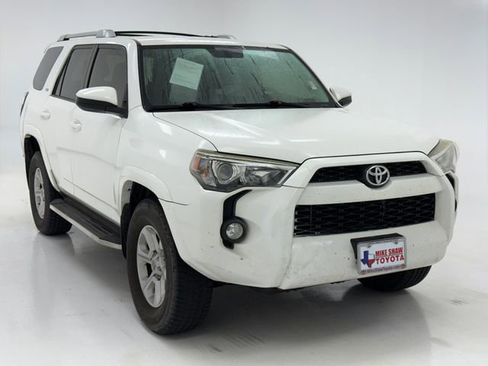Used 2015 Toyota 4Runner SR5 image 2