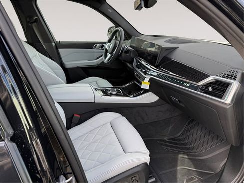 Used 2026 BMW X5 xDrive40i w/ M Sport Package image 15