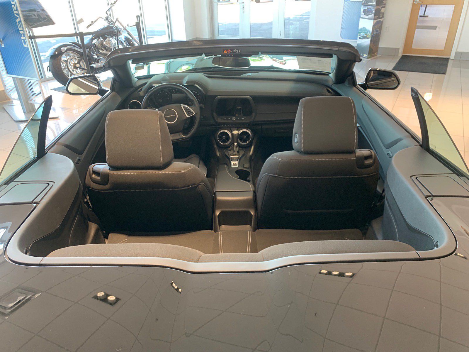 Used 2023 Chevrolet Camaro LT w/ Technology Package RWD image 5